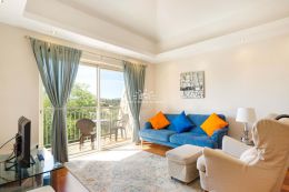 Modern apartment with wonderful views of the fairways of Vale da Pinta Golf Course